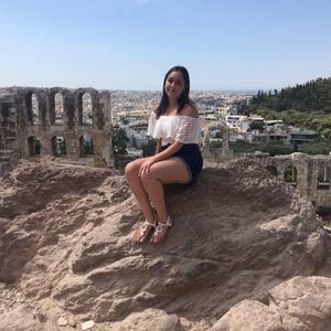 Meet your Posher, Estefania